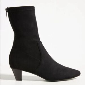 New Silent D Kitten Heeled Ankle Boots Black Suede US 7